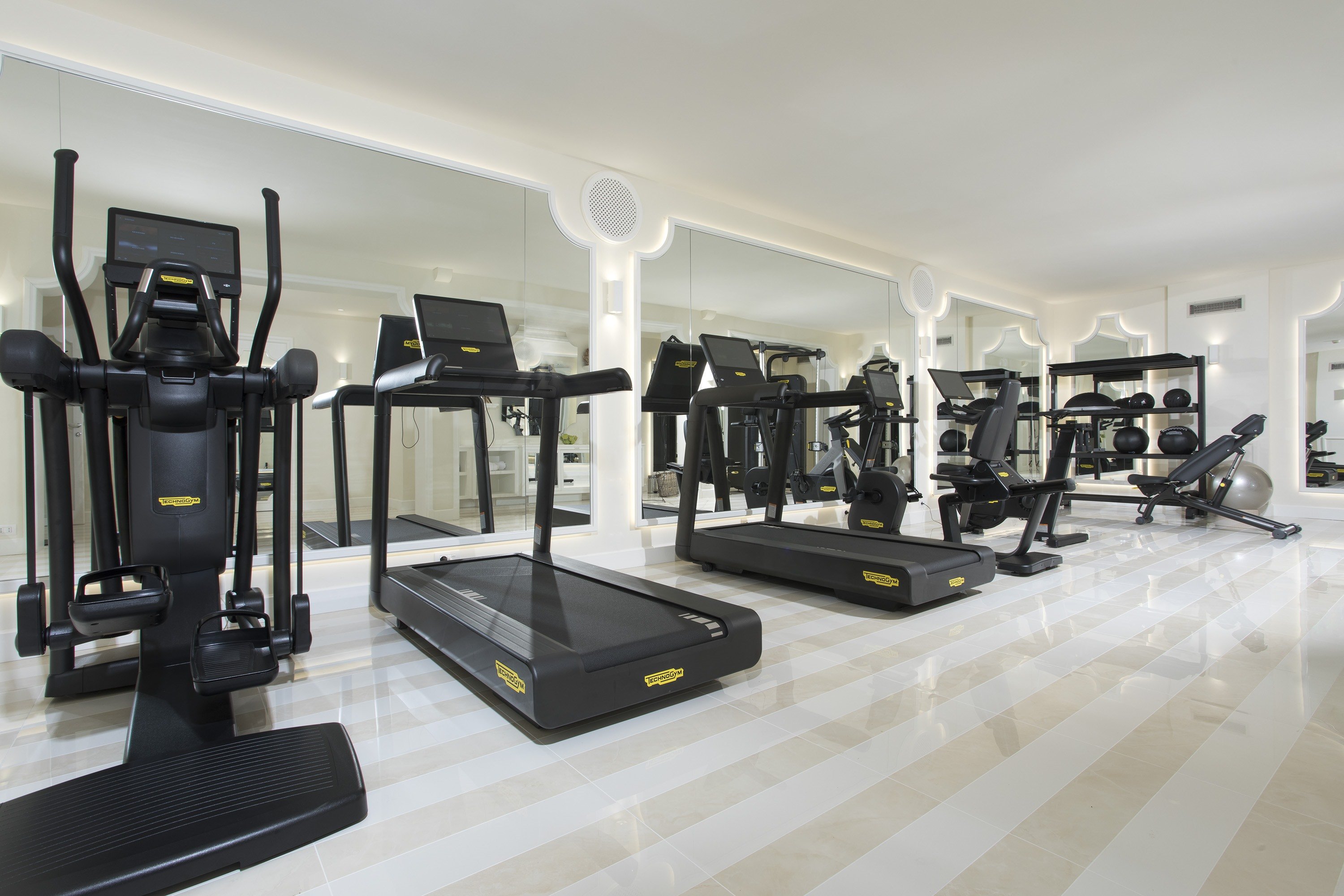 Grand Hotel Capodimonte 43/65
