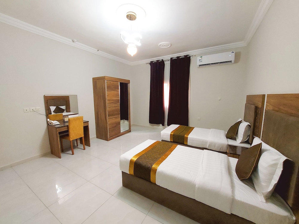 ايوان الاندلسية(Iwan AlAndalusia hotel suites Alrehab) 7/30