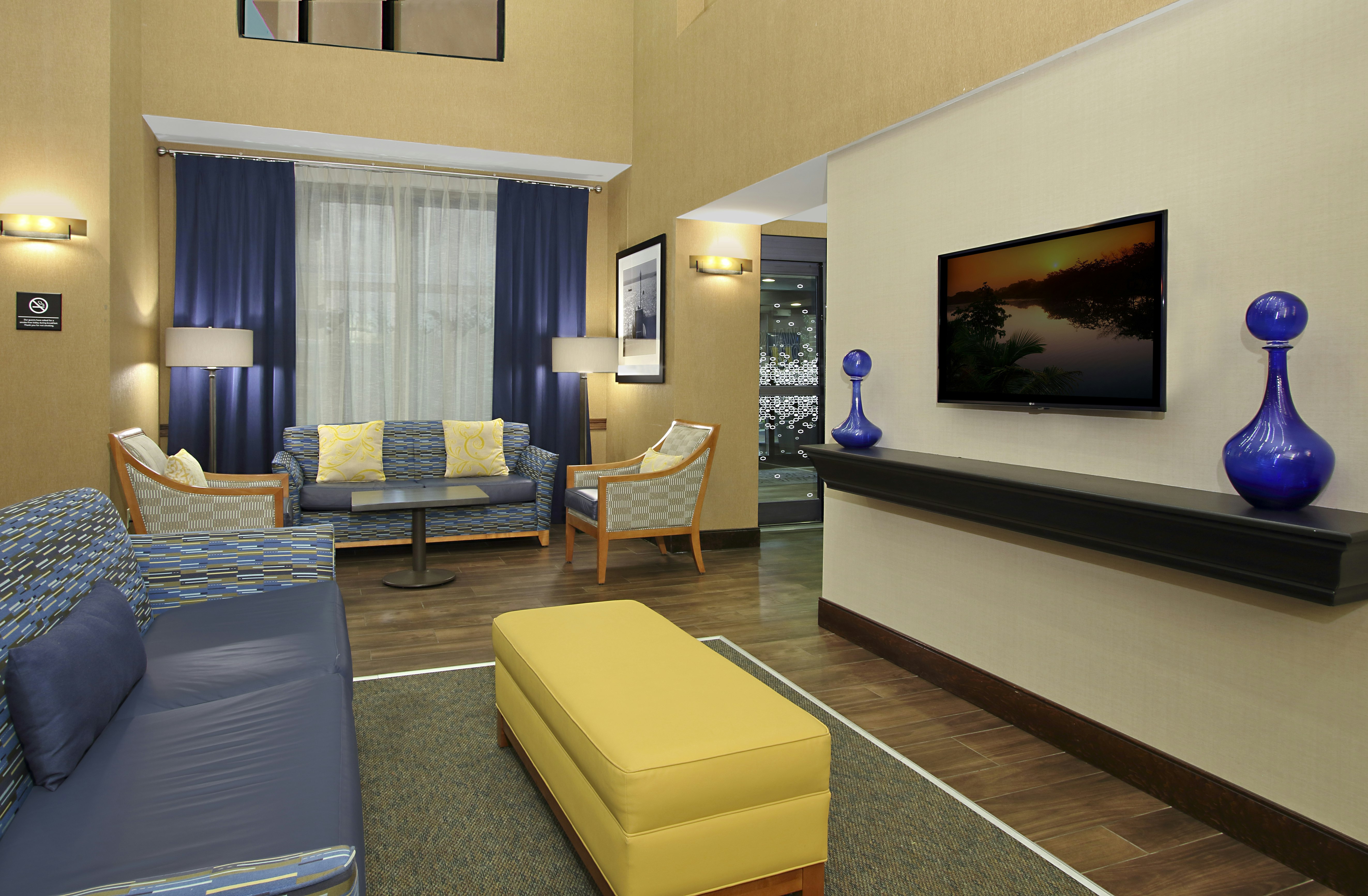 Hampton Inn & Suites Madisonville 12/20