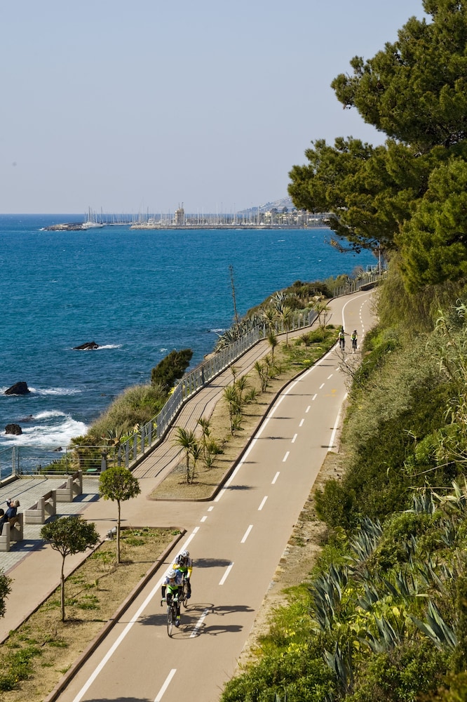 Riviera Dei Fiori 66/71