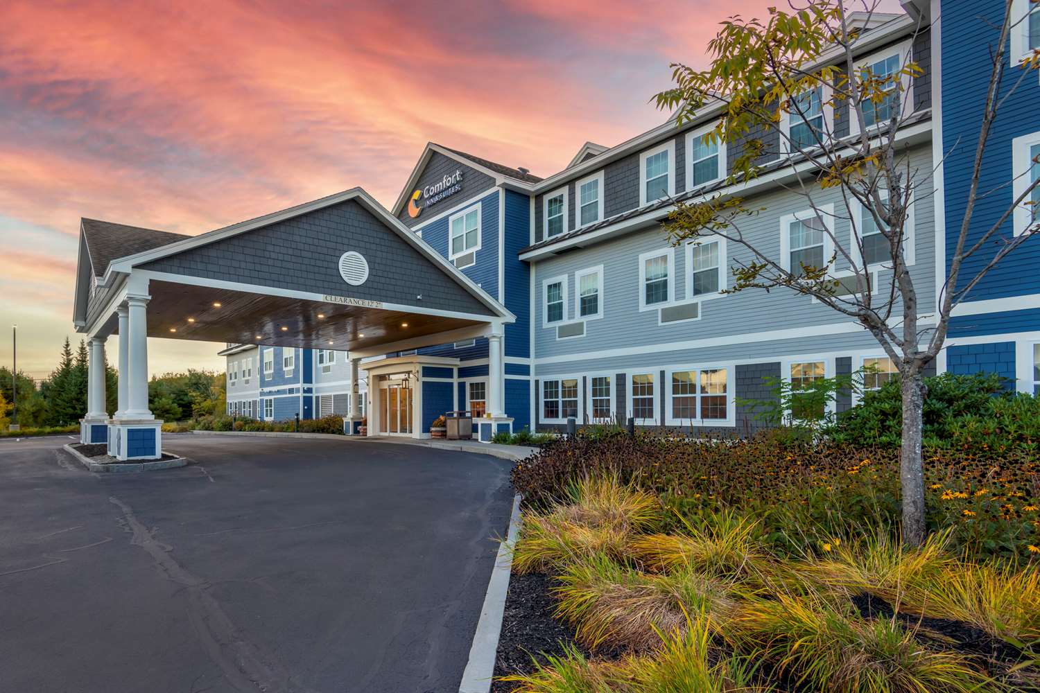 Comfort Inn & Suites Wilton, ME 4/27