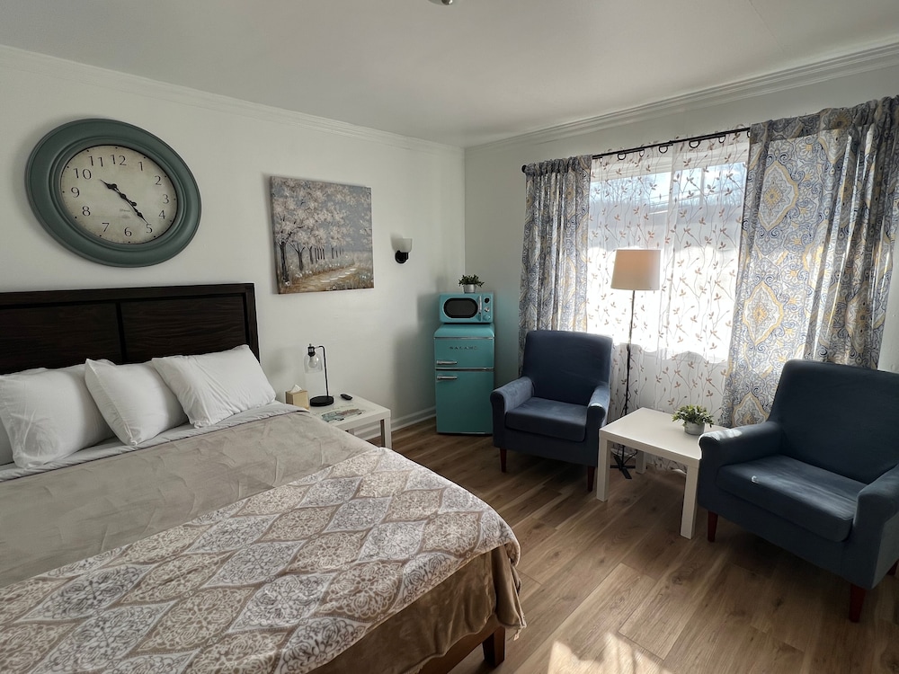 Cobmin Ridge Motel 10/24