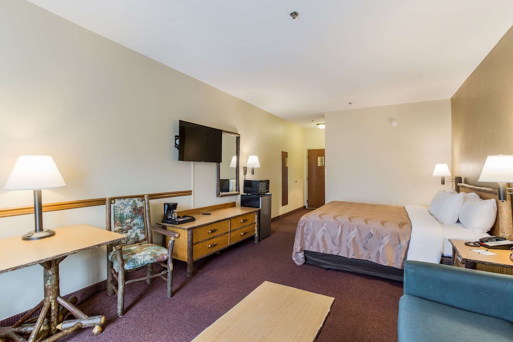 Quality Inn and Suites Big Stone Gap 18/40