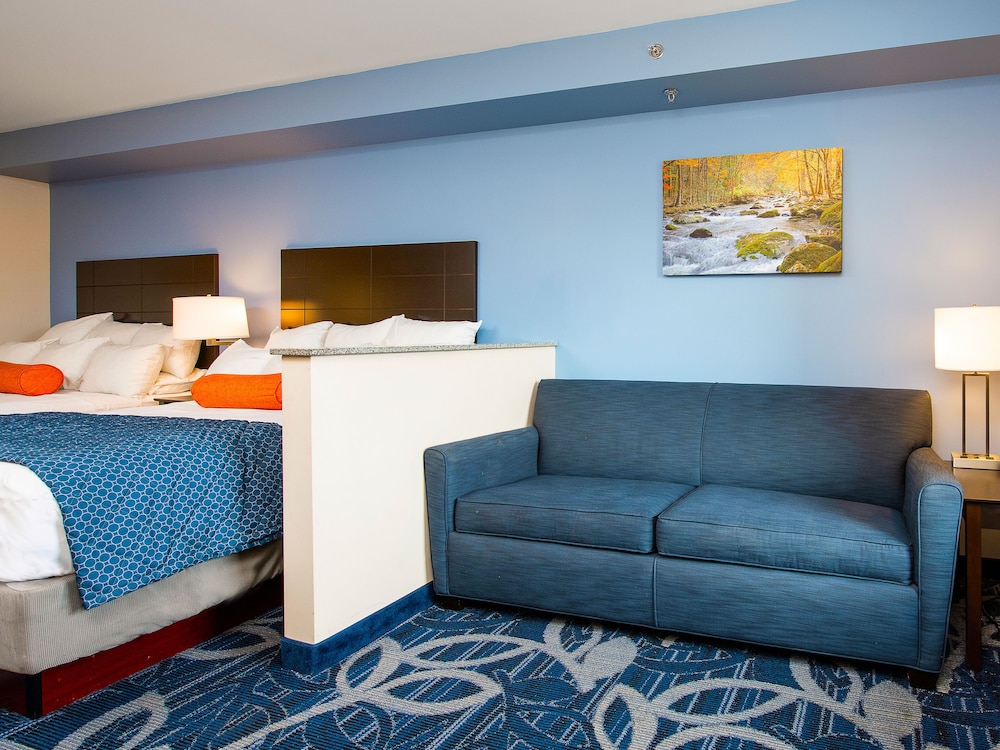 Country Cascades Waterpark Resort 48/68