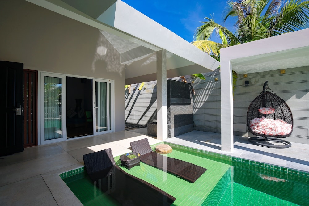 swimming pool spa