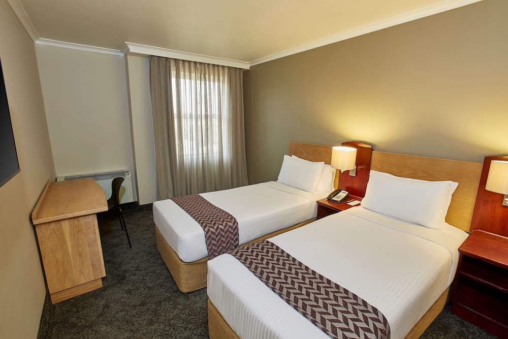 Stayeasy Century City 6/23