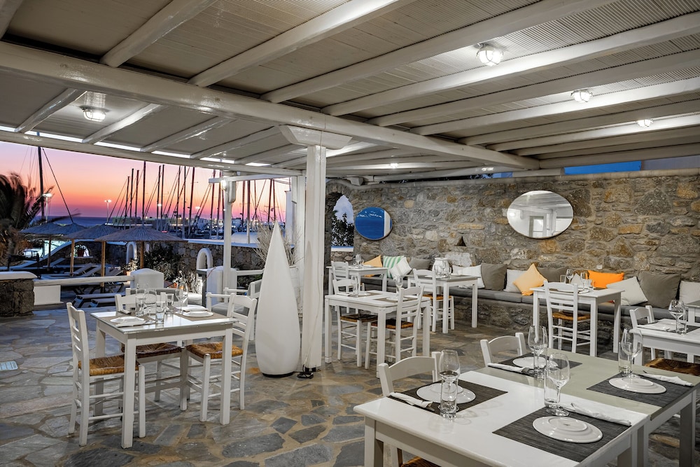 Olia Hotel 50/59