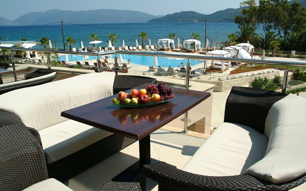 Ionian Emerald Resort 16/30