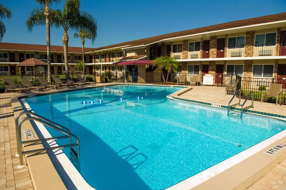 Roadstar Hotel Zephyrhills 8/45