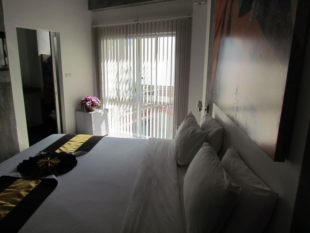 City, Studio, King Bed