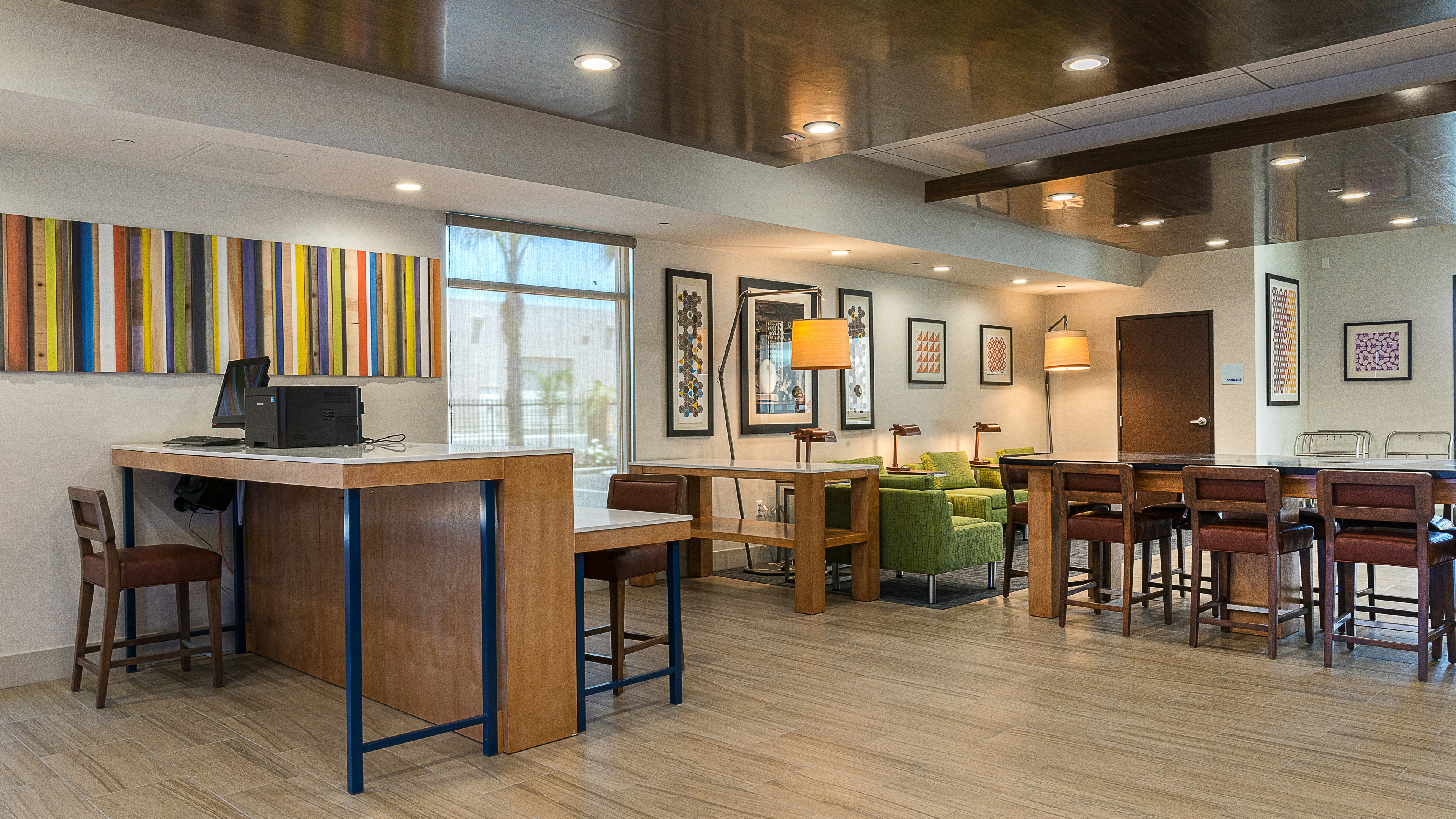 Holiday Inn Express Fullerton Anaheim 37/46