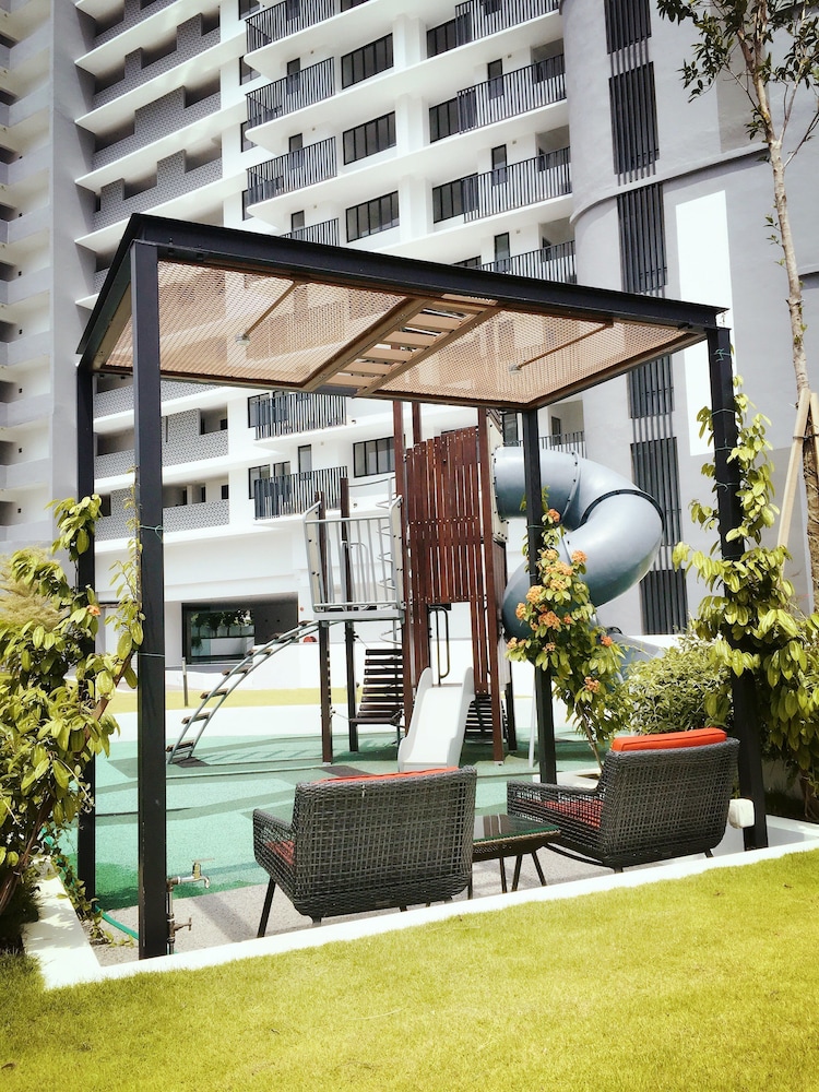 The Landmark Studio Suite 44/50