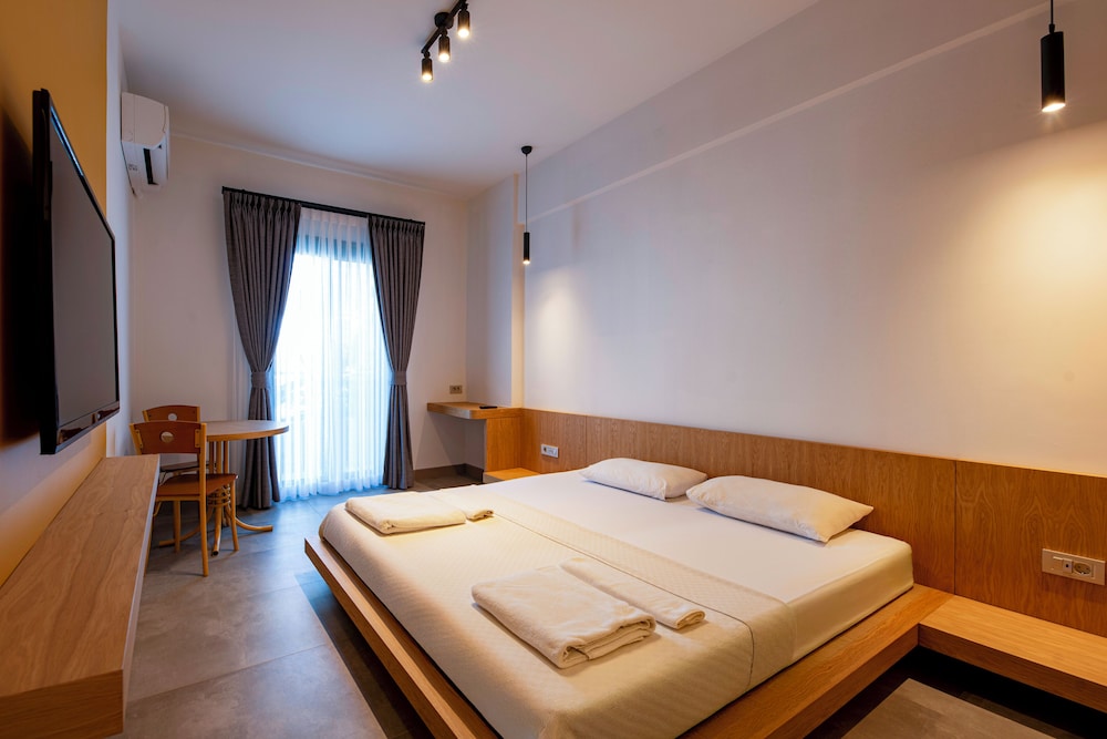 DELUXE, STUDIO, BALCONY