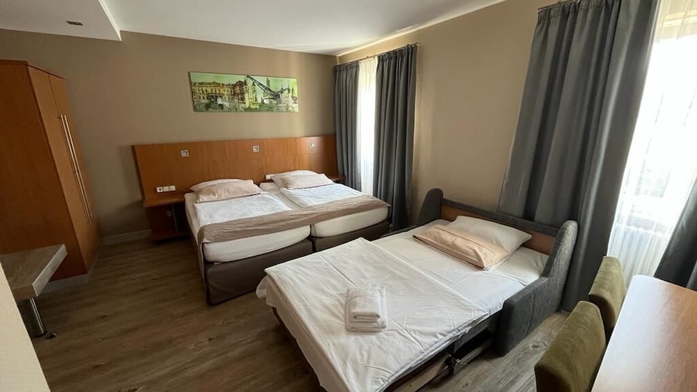 HOTEL LINDLEINSMUHLE 15/61