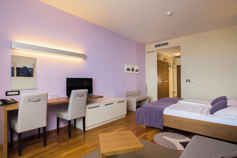 Bretanide Sport Wellness Resort 10/50