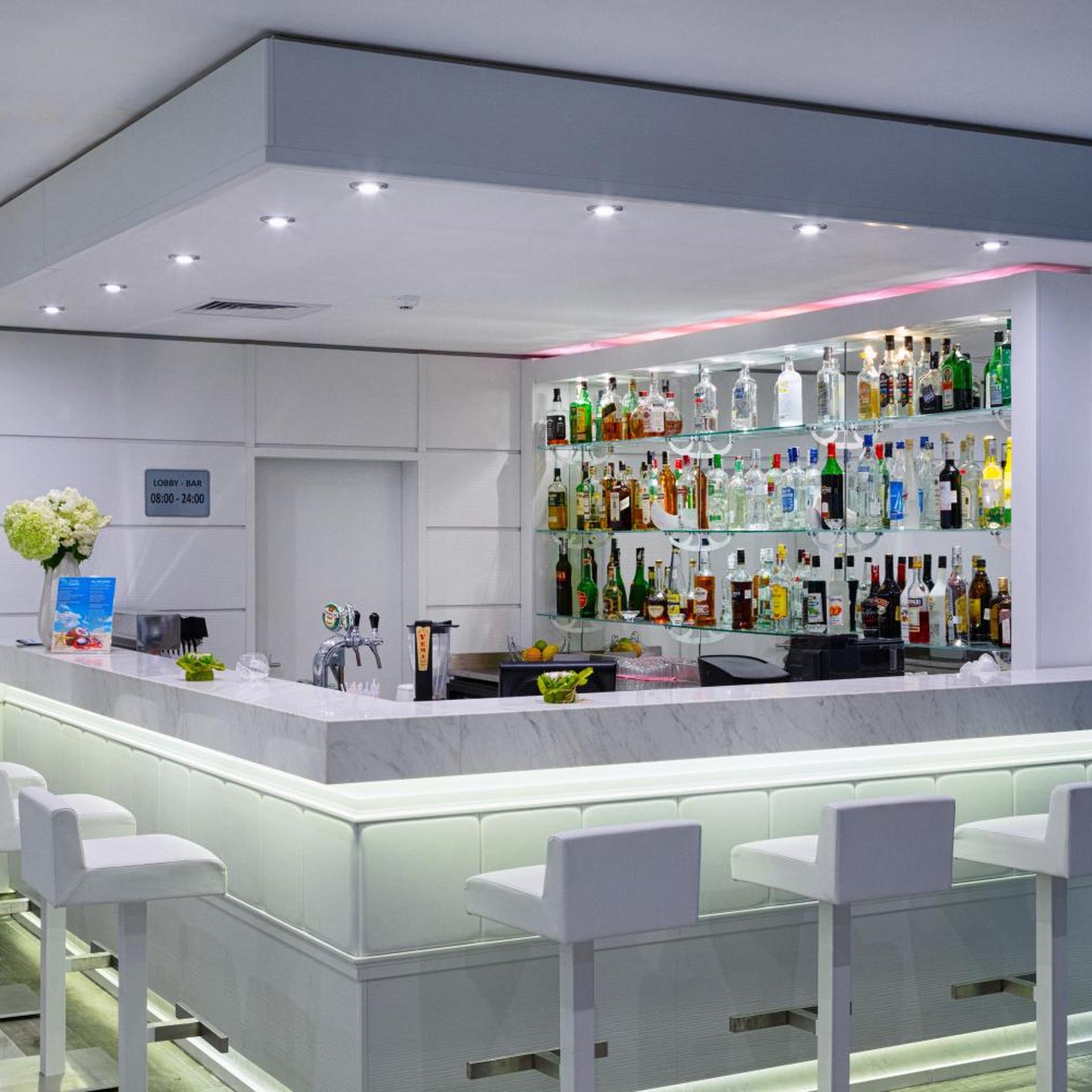 Perla Beach Hotel III 35/50