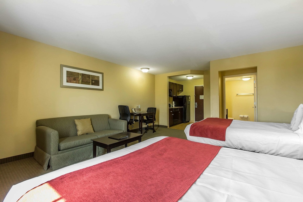 Mainstay Suites Camp Lejeune 13/38