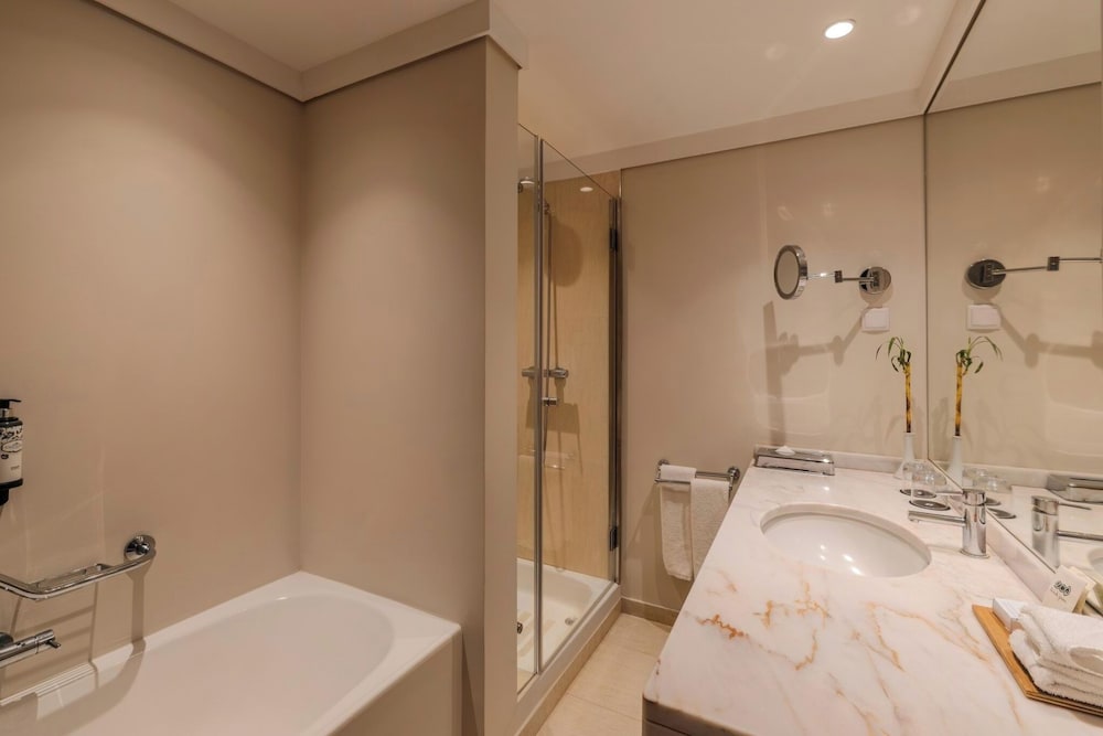غرفة سوبيريور بسريرين منفصلين بإطلالة على البحر، Pestana Carlton Madeira 7/9