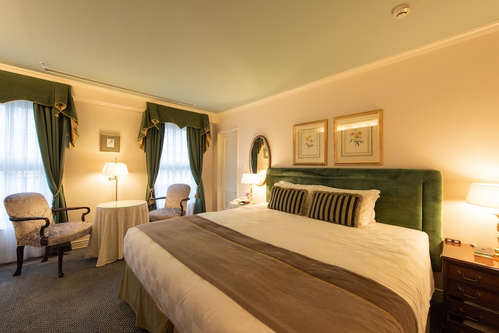 STANDARD, KING BED