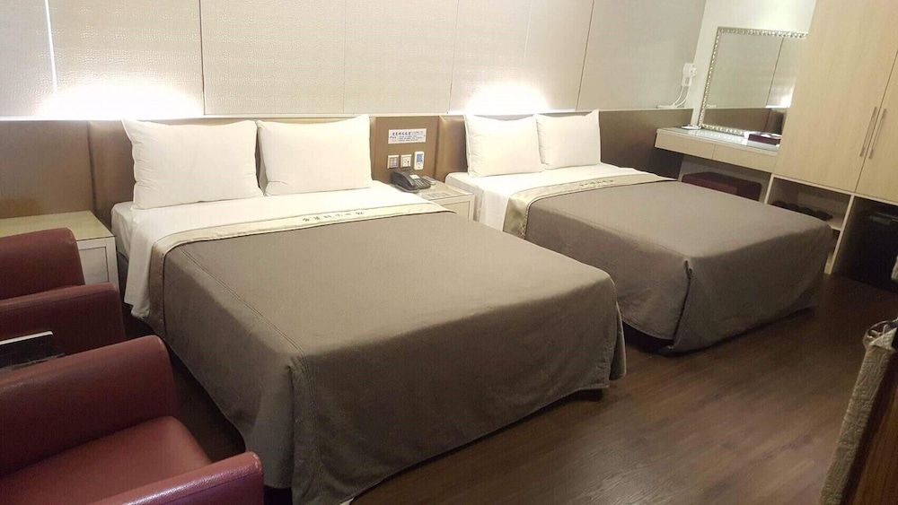 Ai-Lai Fashion Hotel 35/72