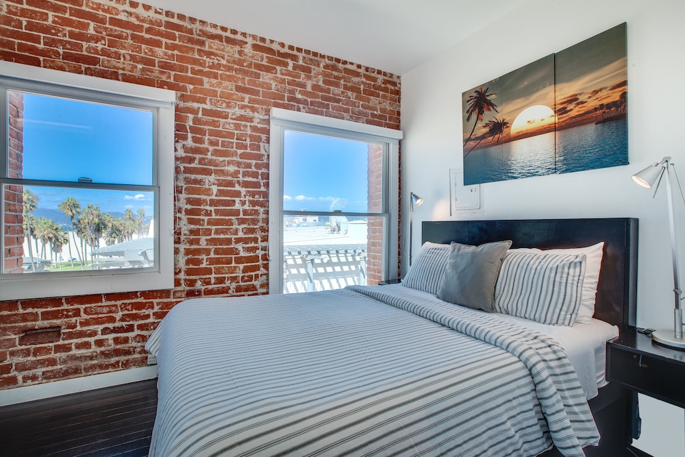 Venice Breeze Suites 10/54