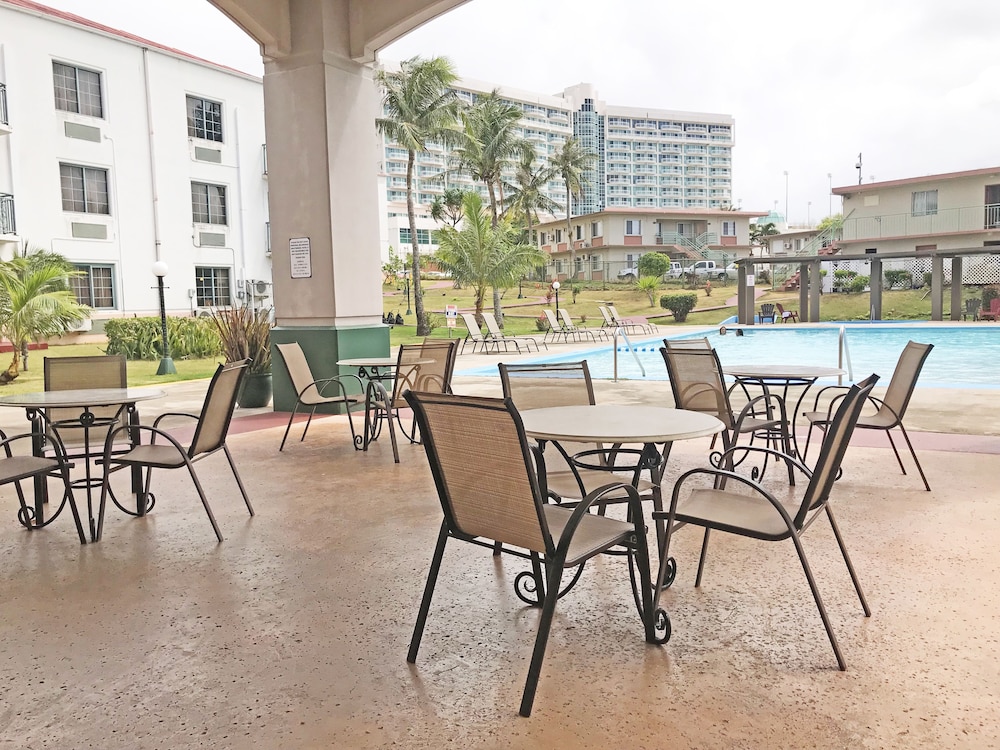 Garden Villa Hotel 42/60