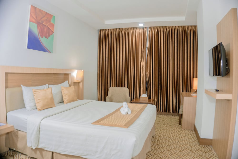 SUPERIOR, DOUBLE OR TWIN BED