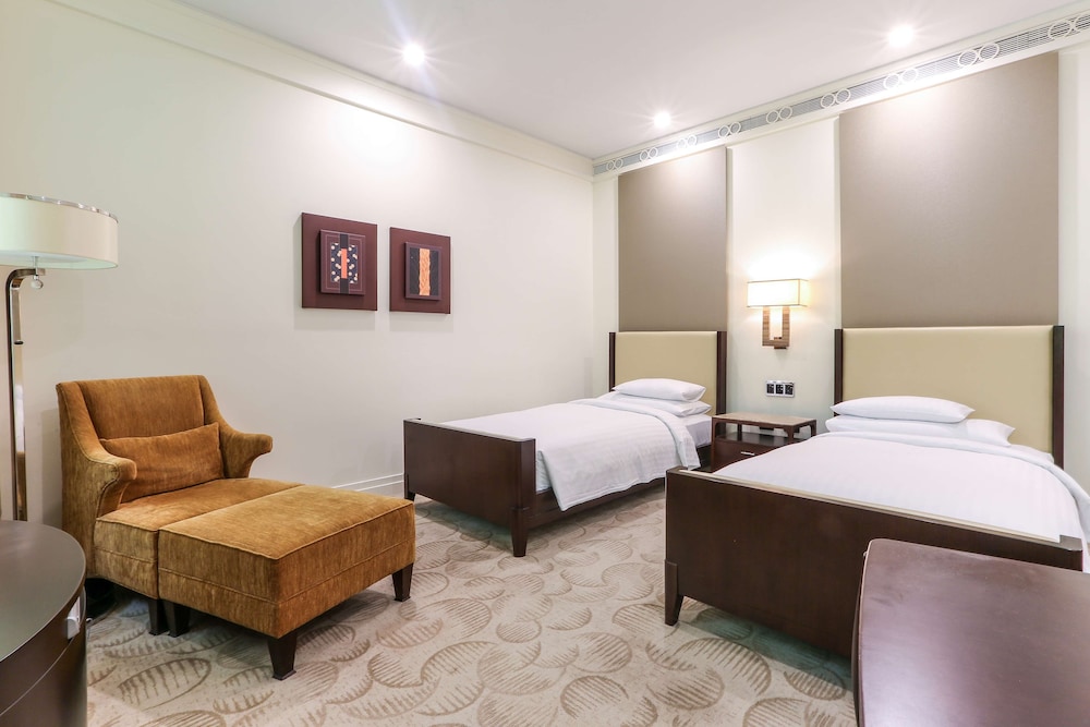 Hyatt Hotel Canberra 8/75