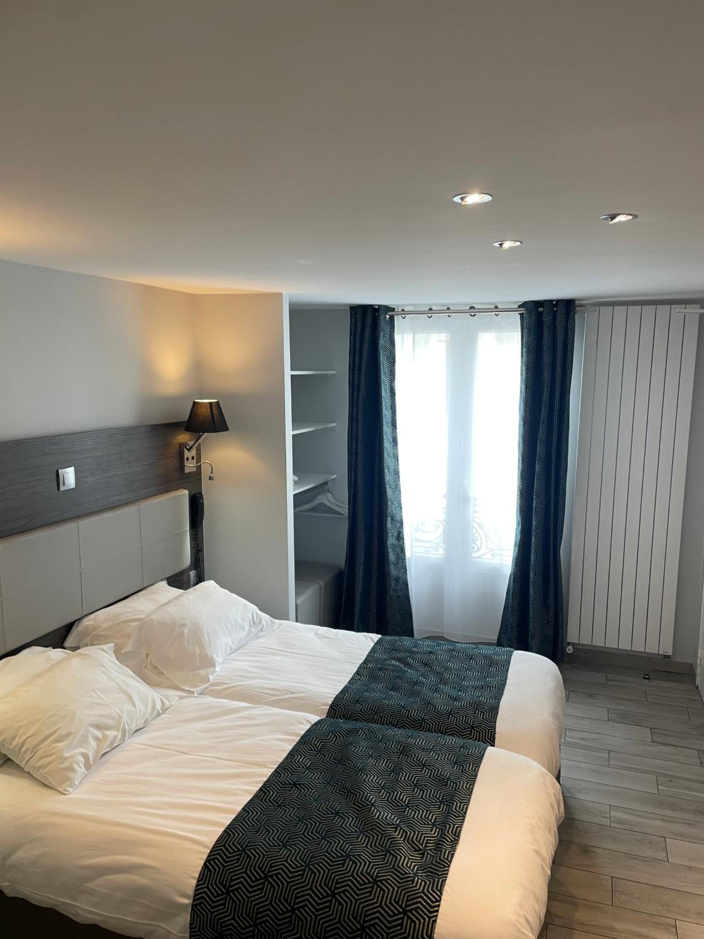 Family Suite, Double and Twin Beds
