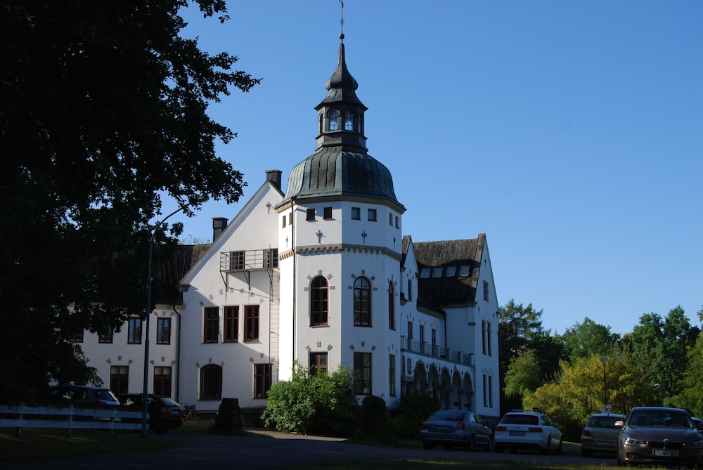 Hellidens Slott Och Vandrarhem 4/47