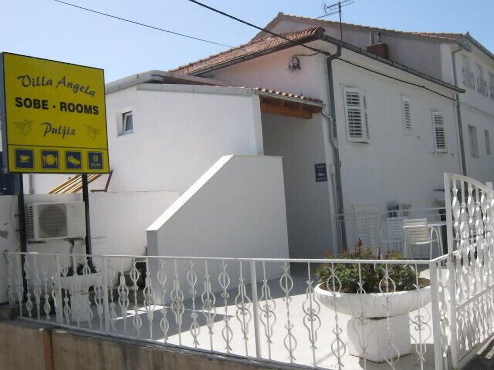 Villa Angela 10/80