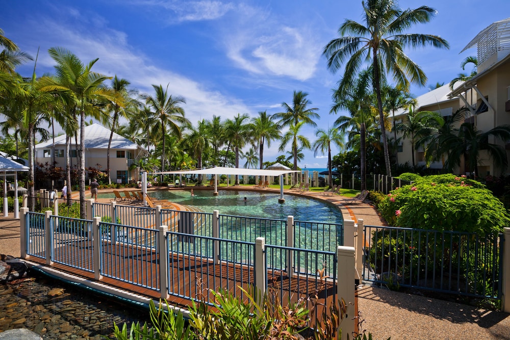 Coral Sands Beachfront Resort 31/59