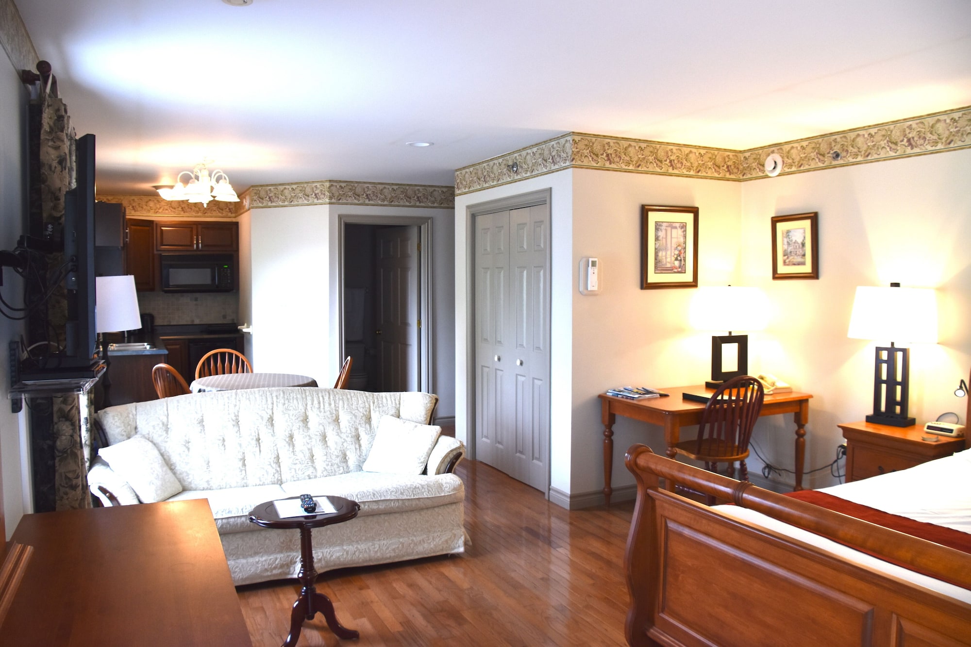 جناح تنفيذي بسرير كينج بشرفة، The Harbour House 4/8