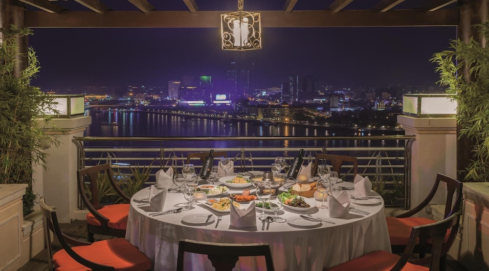 Sokha Phnom Penh Hotel 62/85