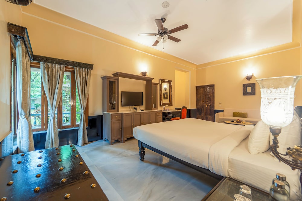 ROOM, KING BED