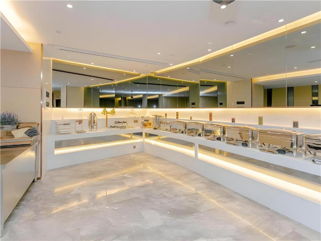 Lavande Hotel (Shenzhen Jingtian Metro Station) 18/46