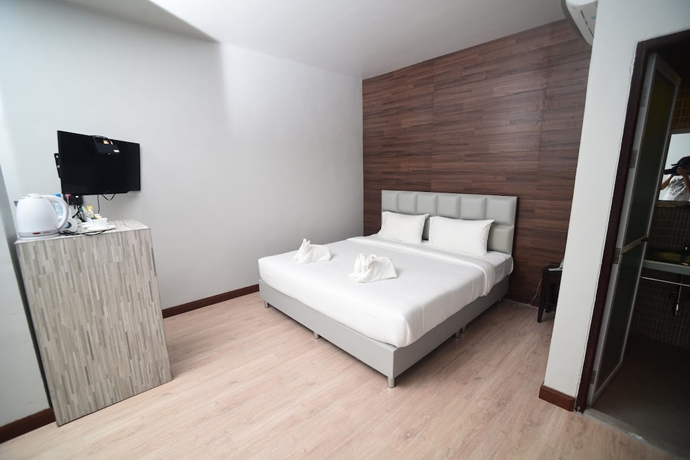 Chanthaburi Center Hotel 16/40