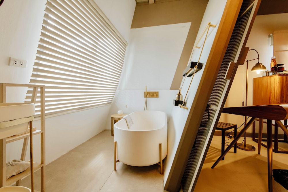 Asmara Urban Resort and Lifestyle Village Powered by ASTON 49/50