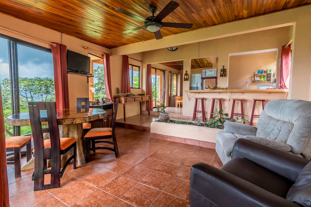 Nepenthe B&B 24/50