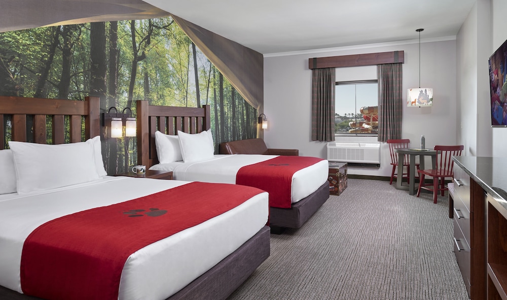 FAMILY SUITE, SUITE