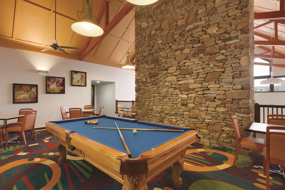 swimming pool spa