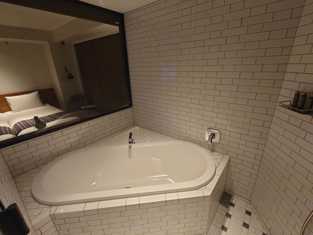 Ebisuholic Hotel 61/65