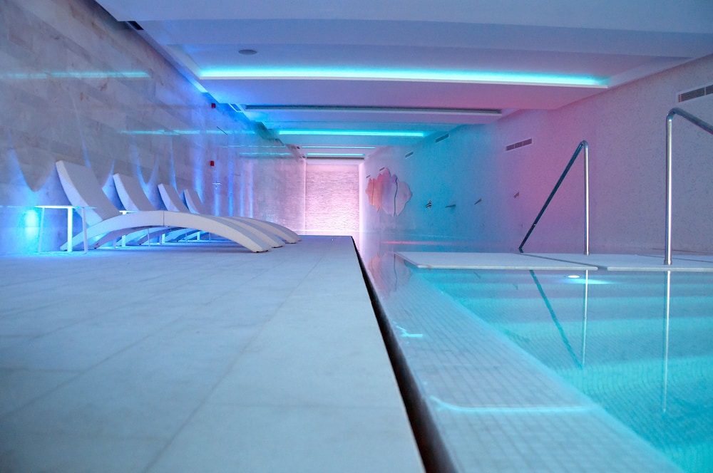 swimming pool spa