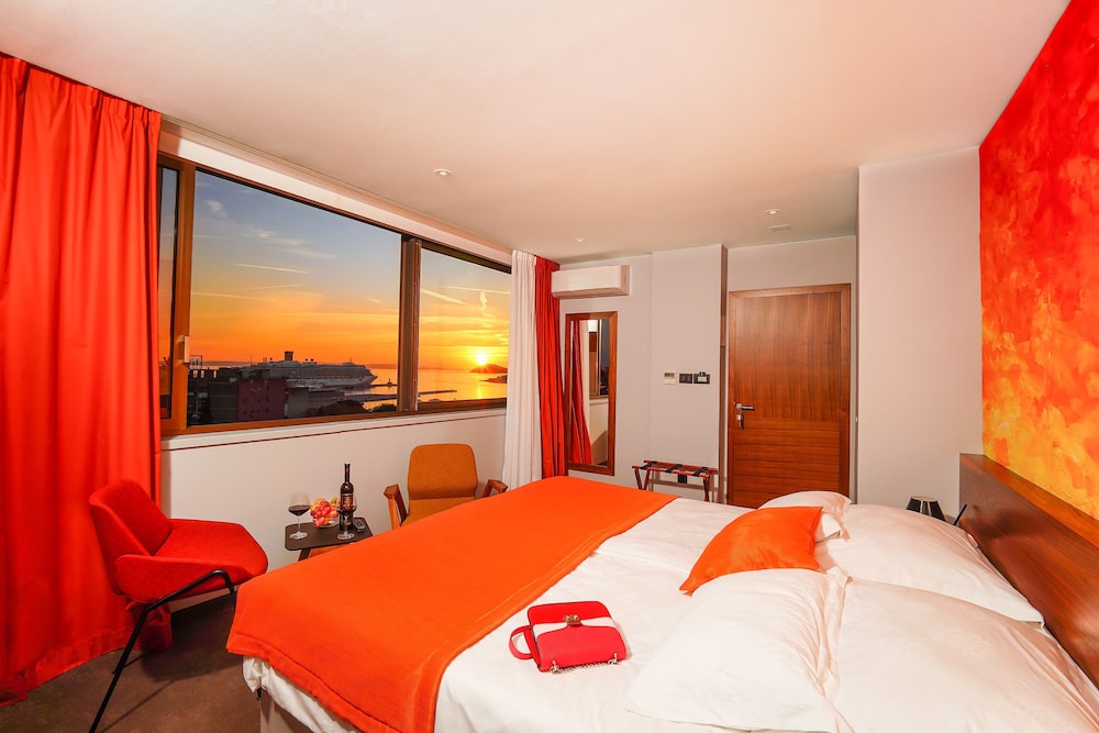 Horizon Luxury Suites 18/50