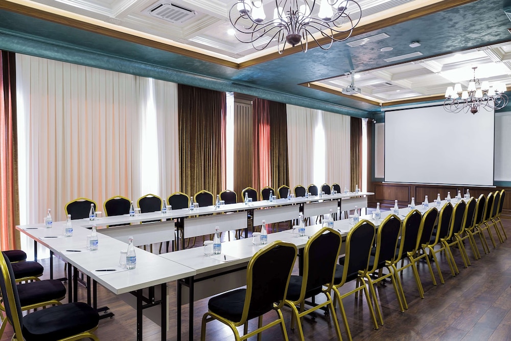 Panarams Tashkent Hotel a Member of Radisson Individuals 41/48