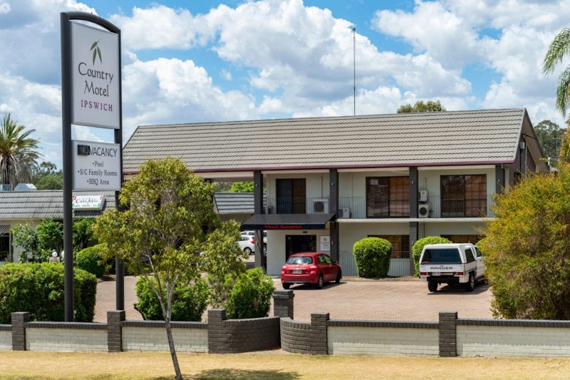 IPSWICH COUNTRY MOTEL 41/49