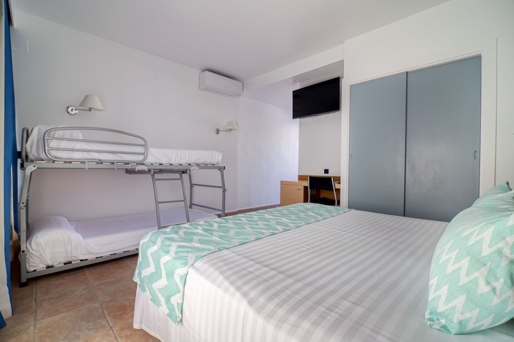 HOTEL ABRIL 16/29
