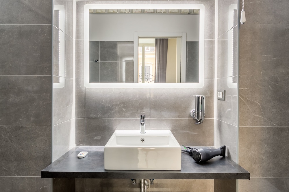 Amoroma Suite 48/50