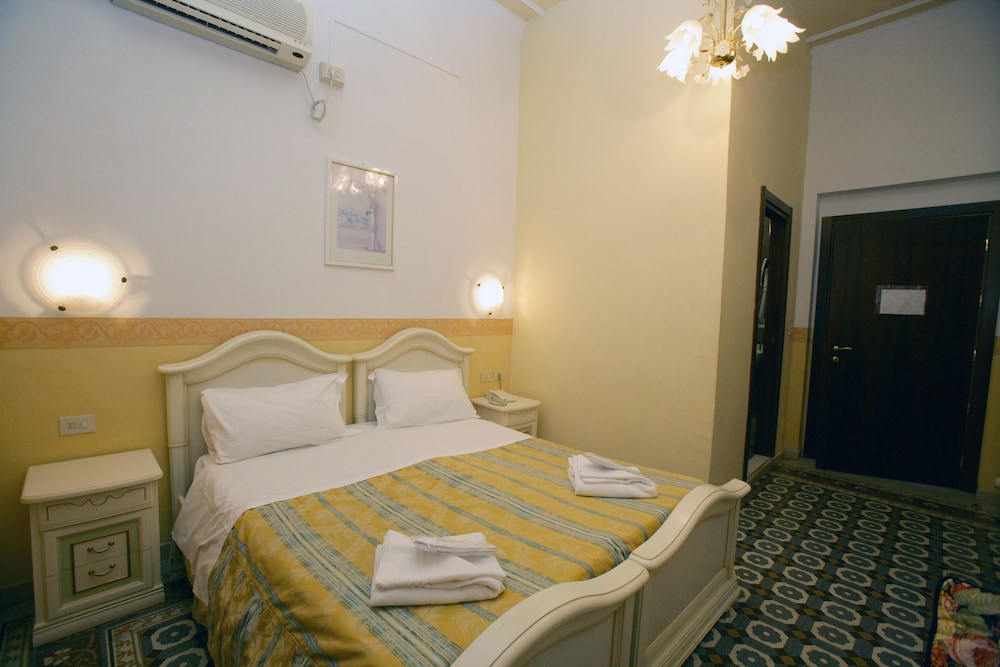 Hotel Desiree 28/62