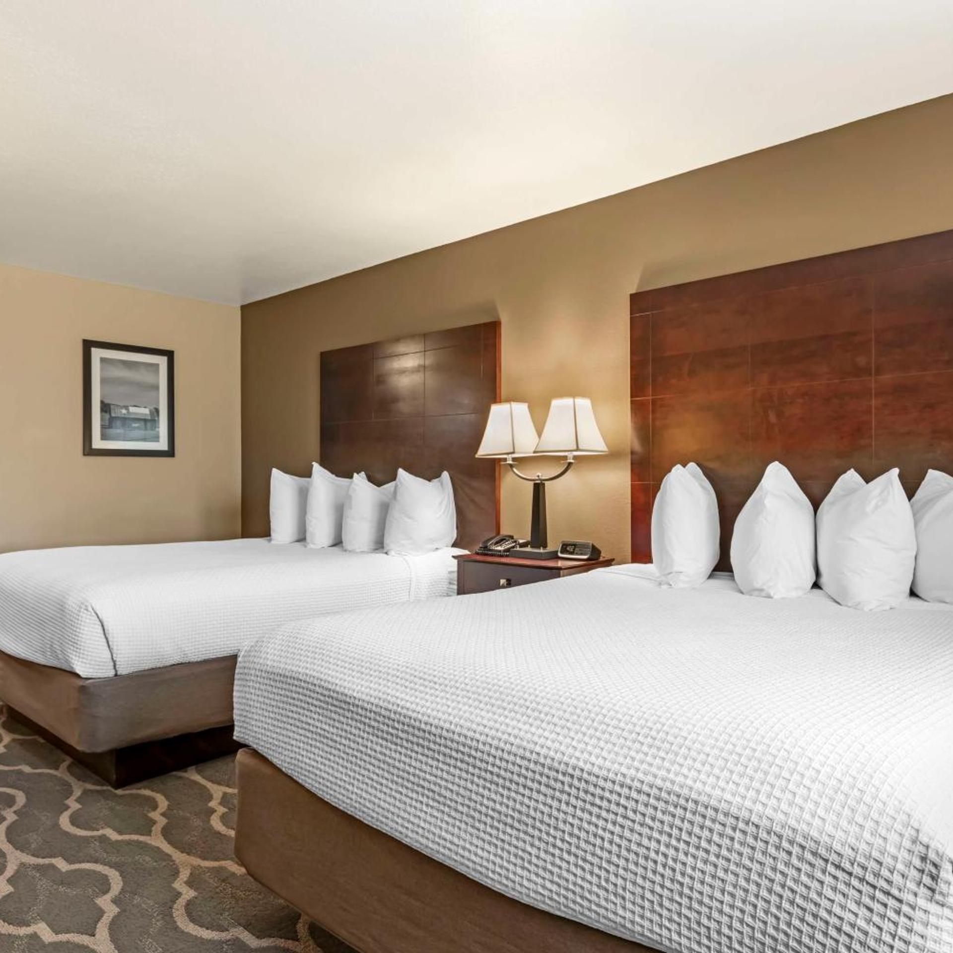 غرفة بسرير كوين، Best Western Plus Burleson Inn & Suites 3/5